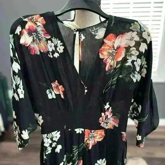 Lulus Staying Cool Black Floral Print Culotte Jumpsuit size S Jumper - Picture 8 of 8